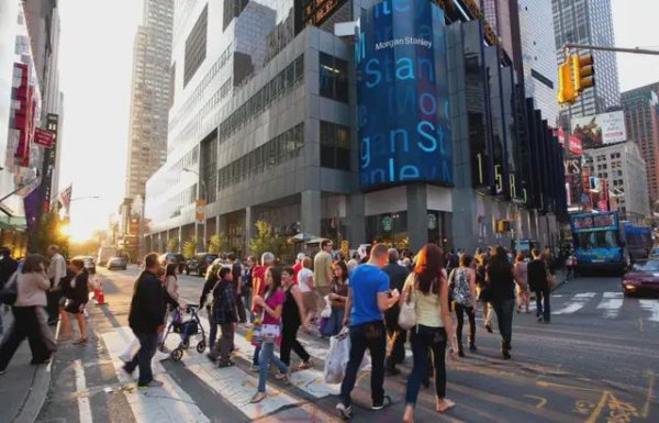 正规合法的股票配资平台 美国中产斩杀线，到底谁在幸灾乐祸